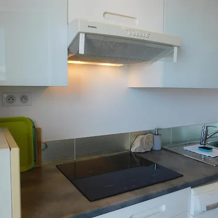 Daire Bright 1-bedroom 'les Alizees' With Air Conditioning And Parking