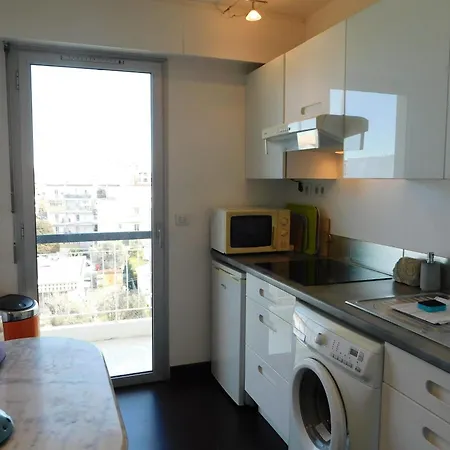 Bright 1-bedroom 'les Alizees' With Air Conditioning And Parking Juan-les-Pins